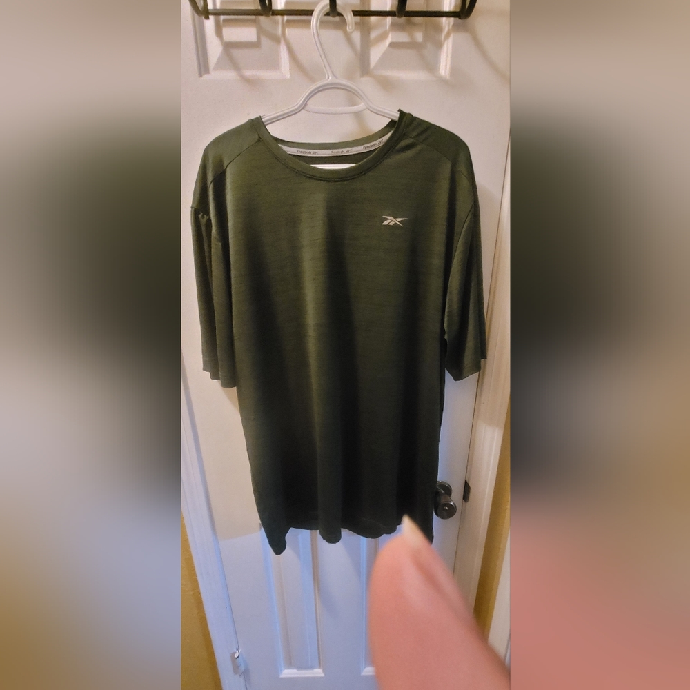 Reebok t-shirt